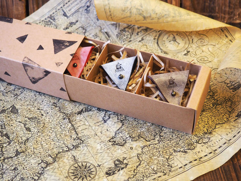 Life Explore Handmade Leather Cord Holder Holiday Gift Set Gifts Set Guide Blue Red Brown Black Coated with Wax | ES Corner