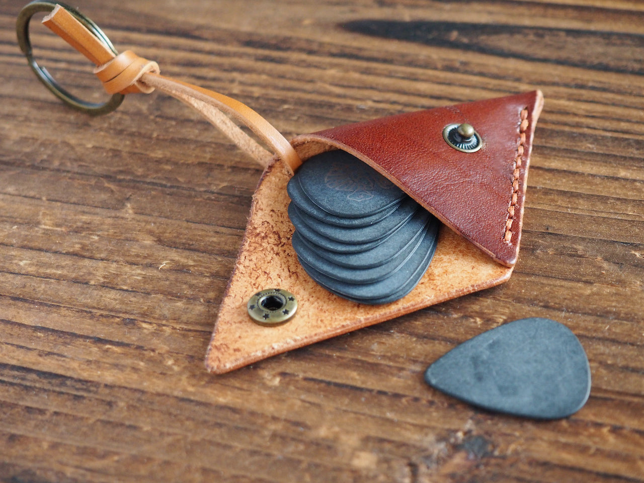 Personalized Leather Folded Guitar Pick Holder Keychain #Whiskey Brown | Handmade Leather Goods | Personalized Gifts | ES Corner