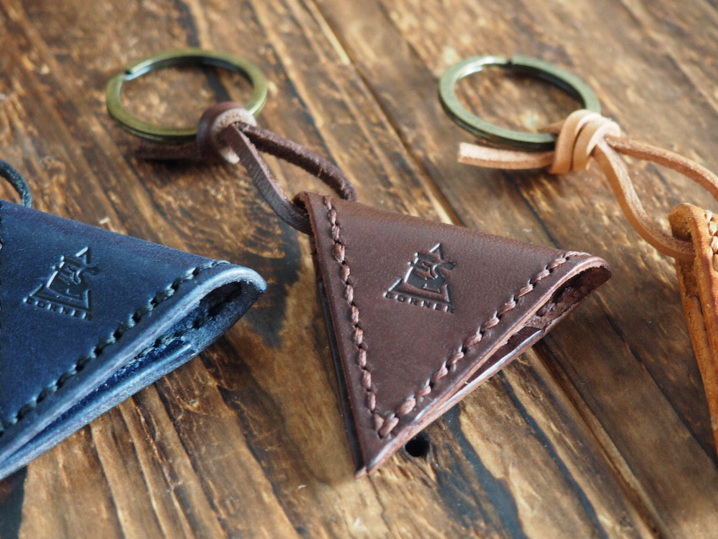 Personalized Leather Guitar Pick Holder Keychain #Dark Brown | Handmade Leather Goods | Personalized Gifts | ES Corner