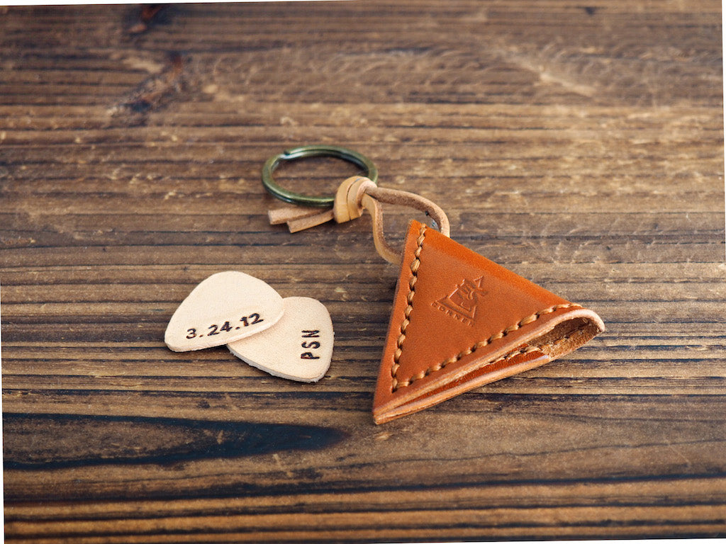 Personalized Leather Guitar Pick Holder Keychain #Honey Brown | Handmade Leather Goods | Personalized Gifts | ES Corner