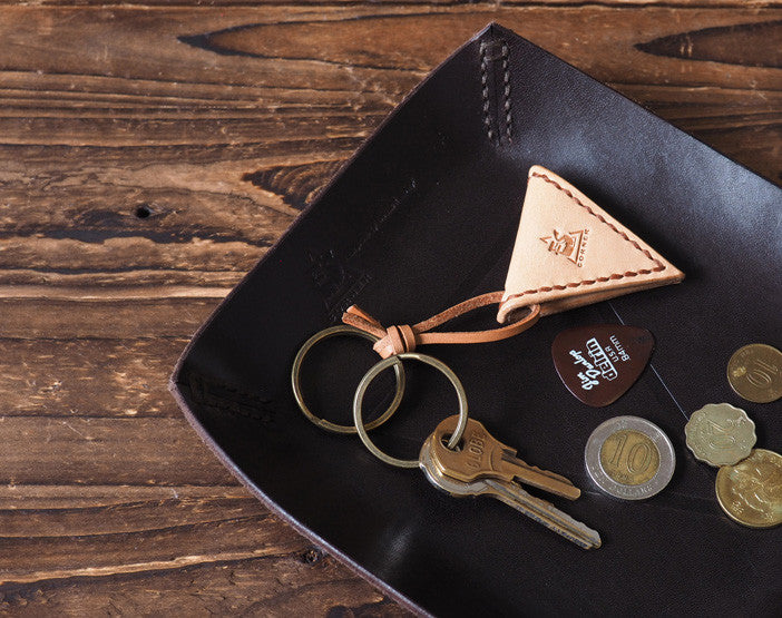 ES Corner Handmade Leather Valet Tray Desk tray Stash Tray Coin tray home for Guitar Pick Holder keychain with key and Coins