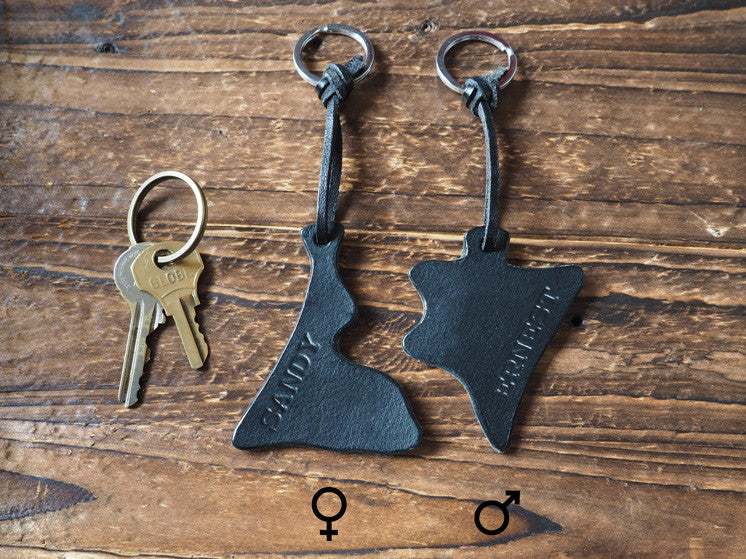 ES Corner Handmade Leather Couple Love Keychain Lady and Gentleman Key ring Custom Monogram Great Valentine birthday anniversary gifts Black