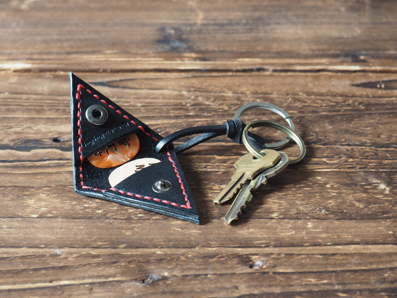 ES Corner Handmade Leather Guitar Pick Case Pick Holder keychain Black with Red thread