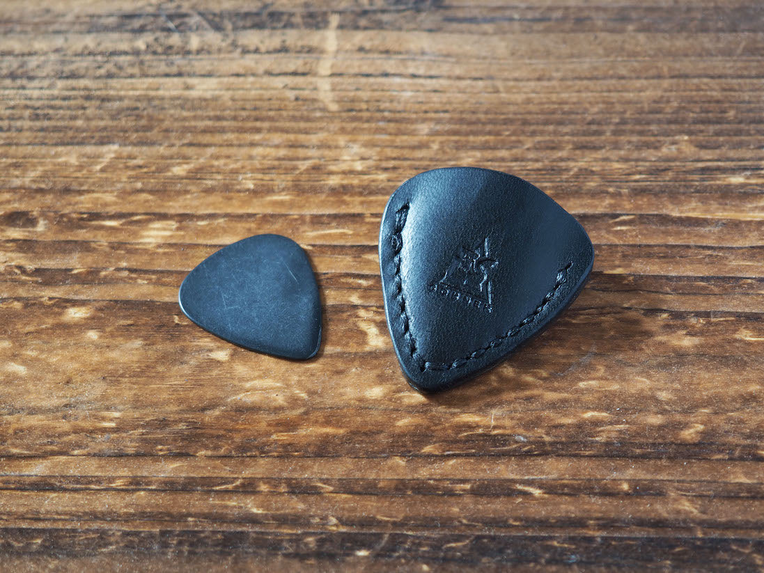 Personalized Teardrop Guitar Pick Holder #Black | Handmade Leather Goods | Personalized Gifts | ES Corner